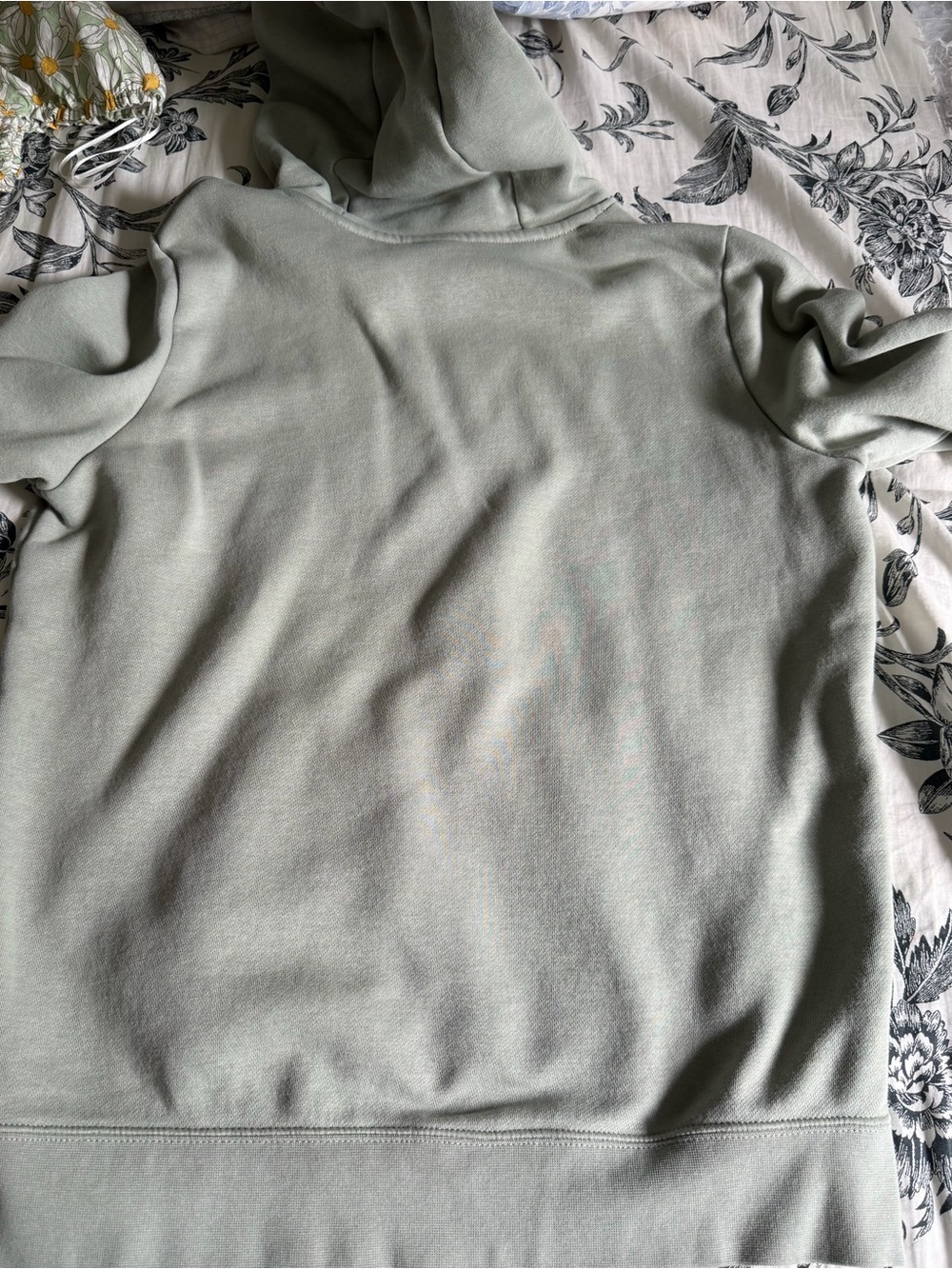 Nike Women’s sage green Pullover Hoodie - Picture 3 of 3